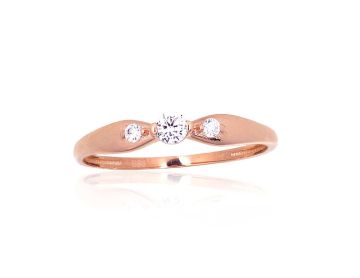 Gold ring 