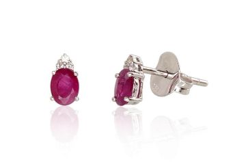Gold classic studs earrings 