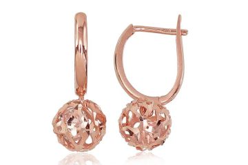Gold earrings with 'english' lock 