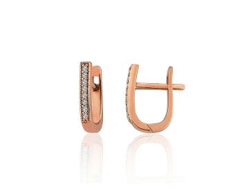 Gold earrings with 'english' lock 