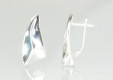 Silver earrings with 'english' lock 