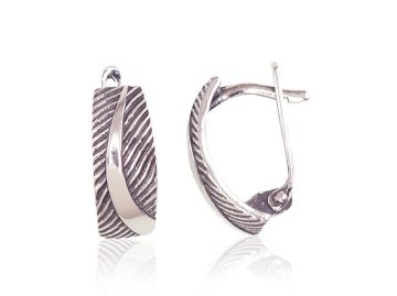 Silver earrings with 'english' lock 