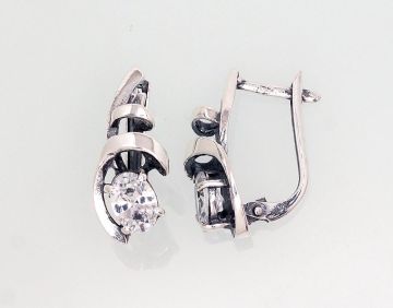 Silver earrings with 'english' lock 