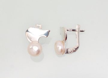 Silver earrings with 'english' lock 