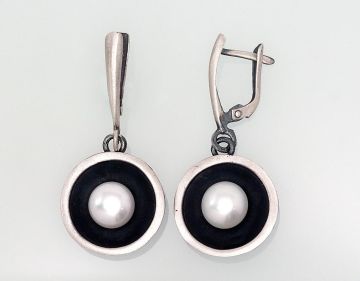 Silver earrings with 'english' lock 