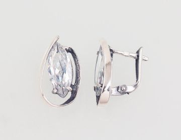 Silver earrings with 'english' lock 