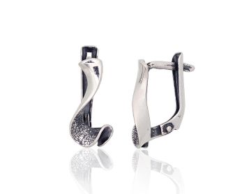 Silver earrings with 'english' lock 