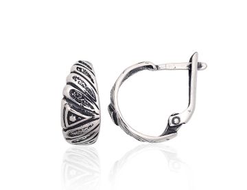 Silver earrings with 'english' lock 