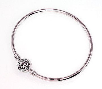 Silberne Armbänder 