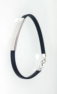 Silberne Armbänder 