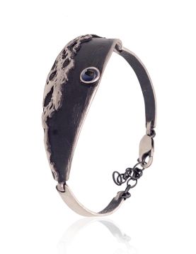 Silberne Armbänder 