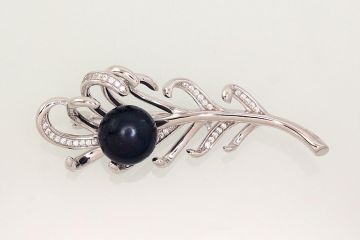 Silver brooch 