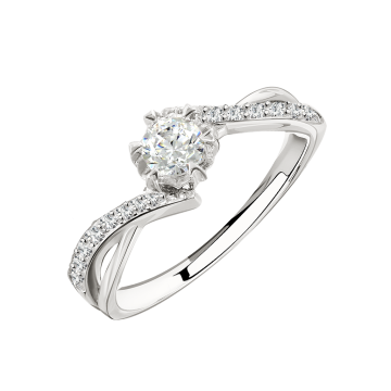 Silver ring with zirconia 
