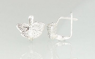 Silver earrings with 'english' lock 