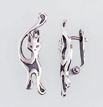 Silver earrings with 'english' lock 