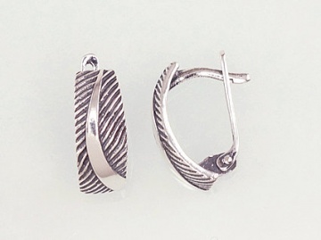 Silver earrings with 'english' lock 