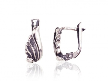 Silver earrings with 'english' lock 