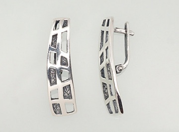 Silver earrings with 'english' lock 