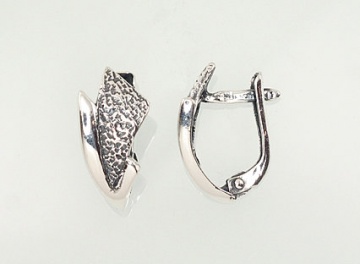 Silver earrings with 'english' lock 