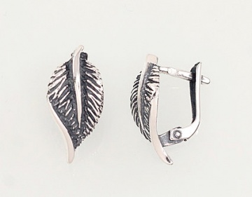 Silver earrings with 'english' lock 