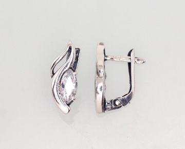 Silver earrings with 'english' lock 