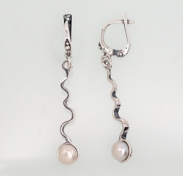 Silver earrings with 'english' lock 