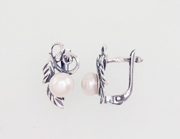 Silver earrings with 'english' lock 