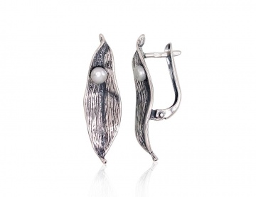 Silver earrings with 'english' lock 