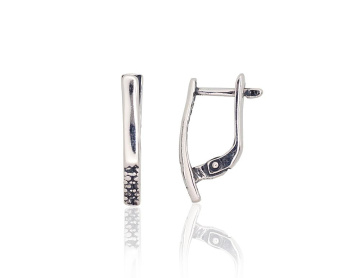 Silver earrings with 'english' lock 