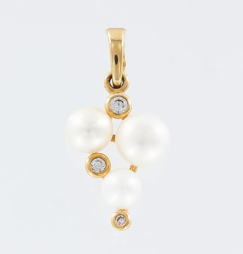 Pendant in red gold of 585 assay value with natural pearl and zirconia 