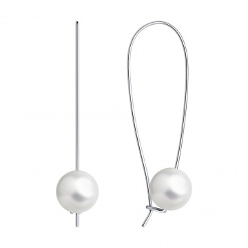 Silver earrings with pearl 