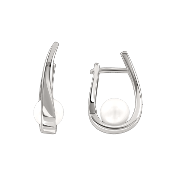 Silver earrings with pearl 