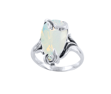 Silver ring with moonstone 