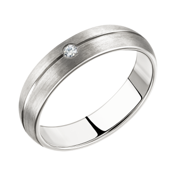 Wedding silver ring with zirconia 