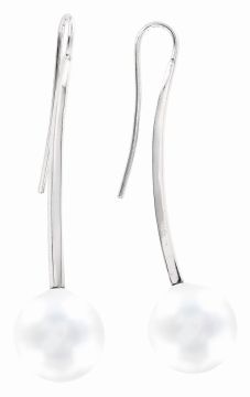 Silver earrings with black pearl 