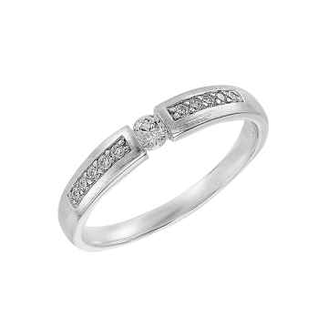 Silver ring with zirconia 