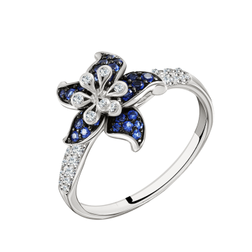 Silver ring with zirconia 