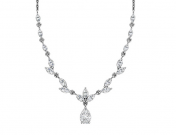 Silver necklace with zirconia 